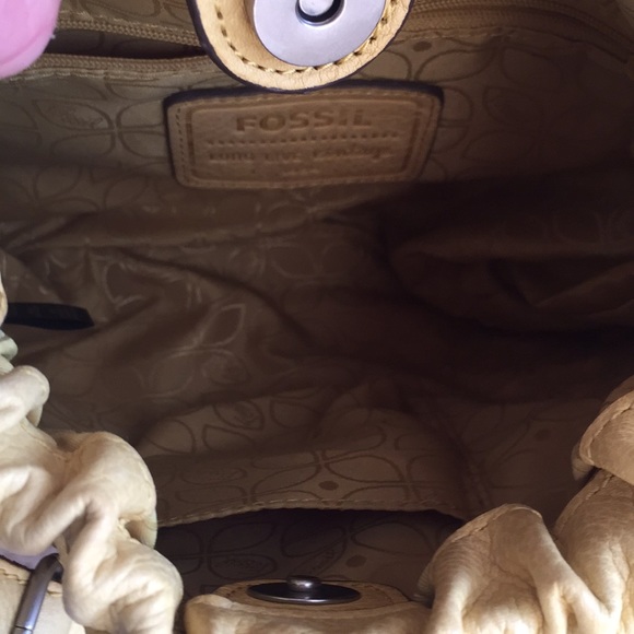 Canary yellow crossbody purse - Picture 5 of 7